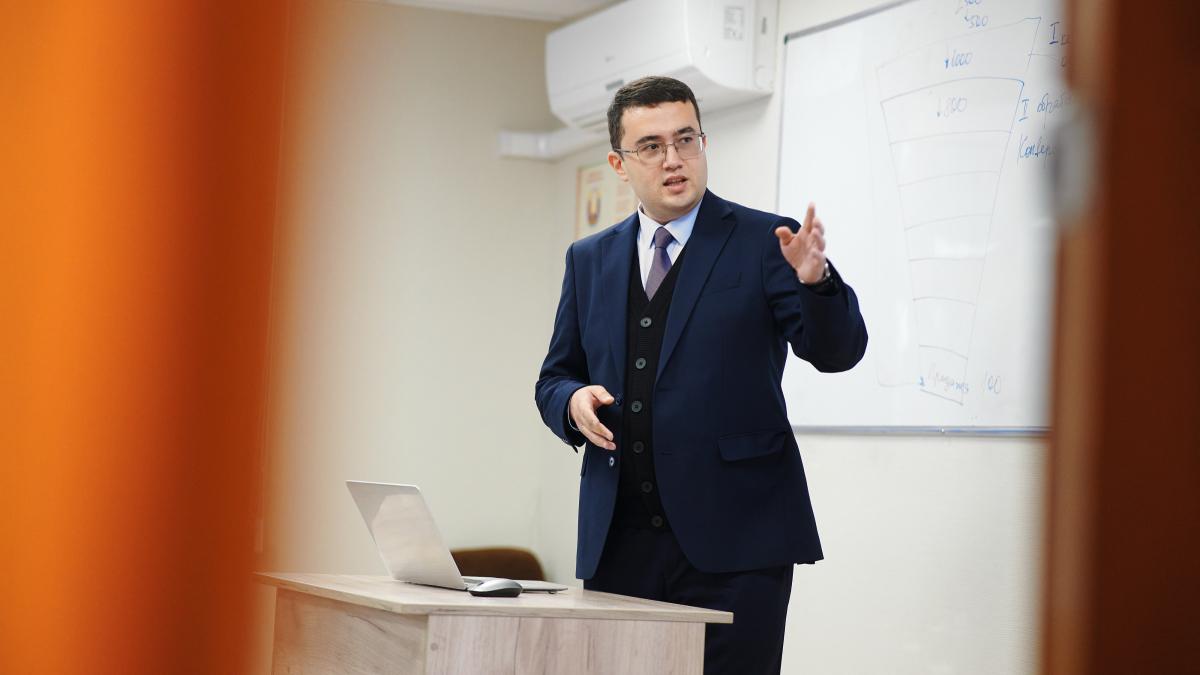 Img- 1913.jpg